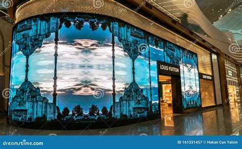 istanbul airport louis vuitton